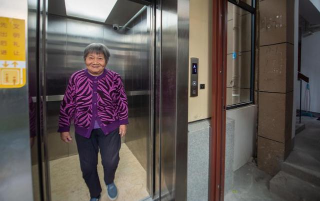 带孙子横穿马路被撞怎么处理带孙子横穿马路被撞事件的处理方法与应对策略